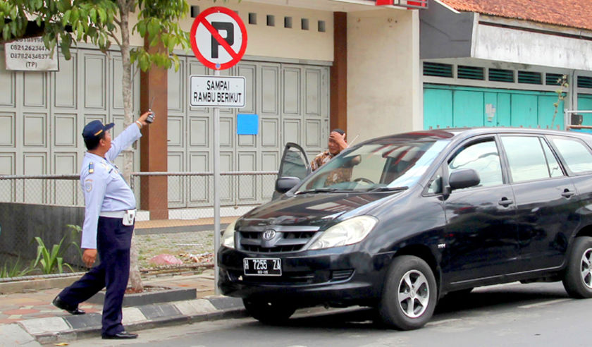 PURWOKERTO: Langgar Parkir, Kendaraan Digembok