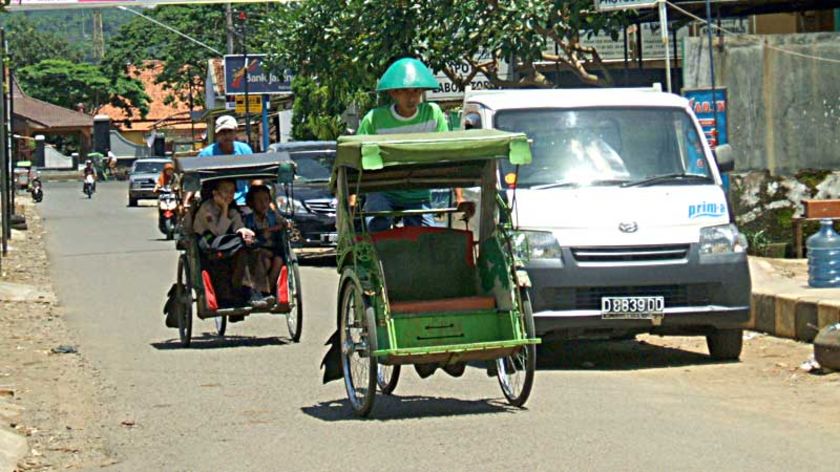 Semrawutnya Parkir Jalan Kapten Suyono Majenang Bikin Tak Kunjung Usai