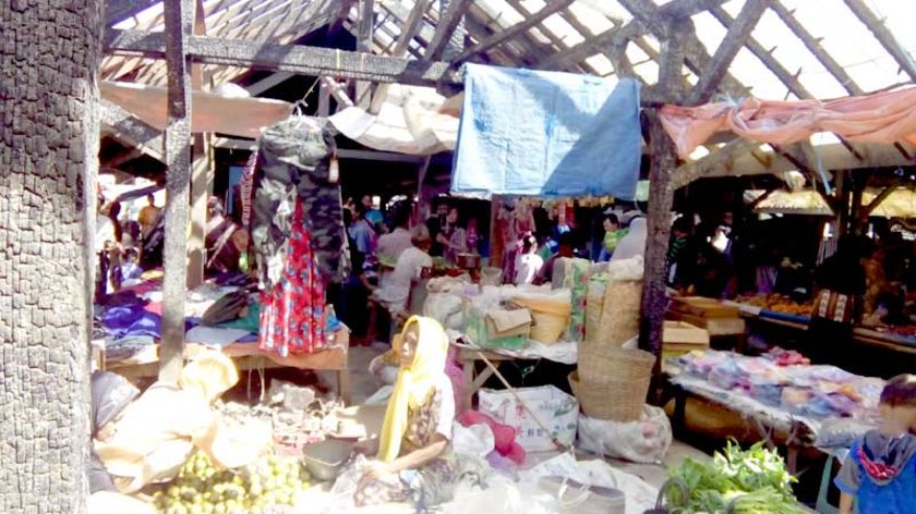 Pedagang Pasar Tambak Sudah Mulai Berjualan di Puing Kebakaran