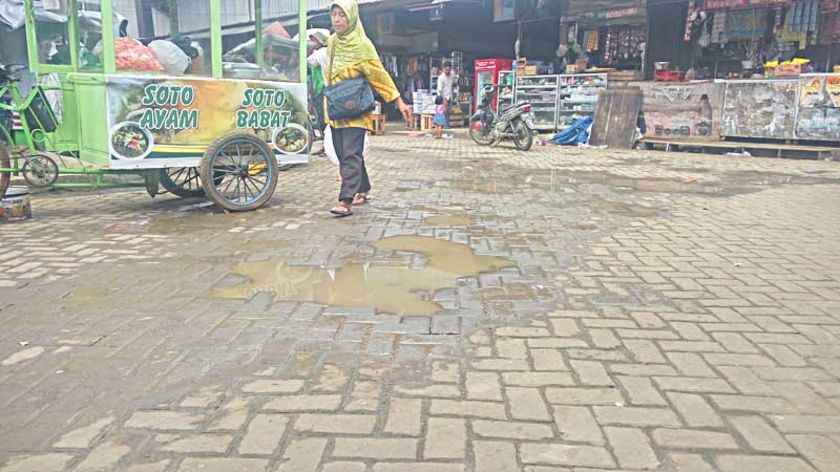 Pedagang Pasar Segamas Purbalingga Keluhkan Drainase Pasar