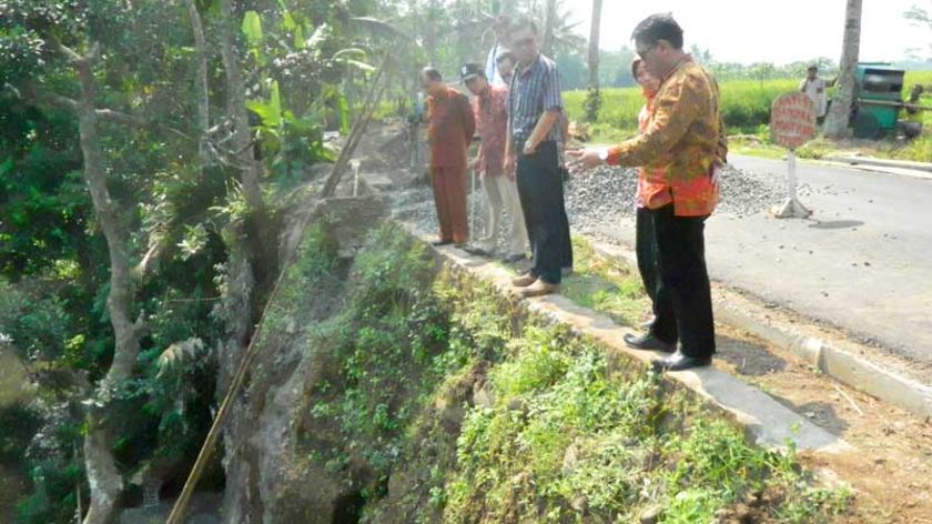 Pekerjaan Proyek Fisik di Kabupaten Purbalingga Dinilai Lambat