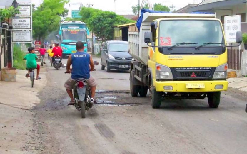 Perawatan 1.200 KM Jalan Hanya Rp 13 M