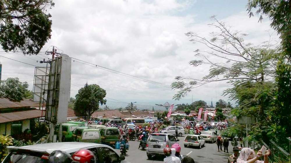 Perayaan Pergantian Tahun di Alun-Alun Sepi, Kamar Hotel Baturraden Penuh