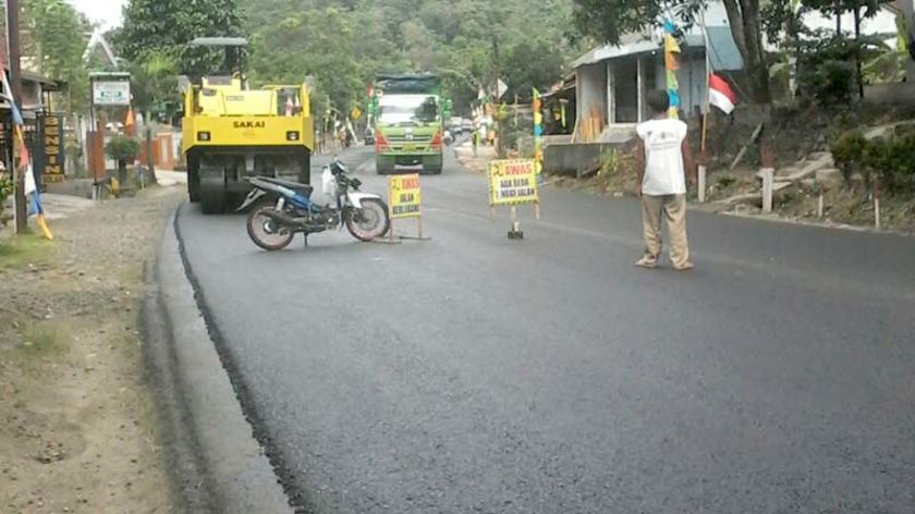 Perbaikan Jalan, Lalu lintas Jalur Lumbir Tersendat