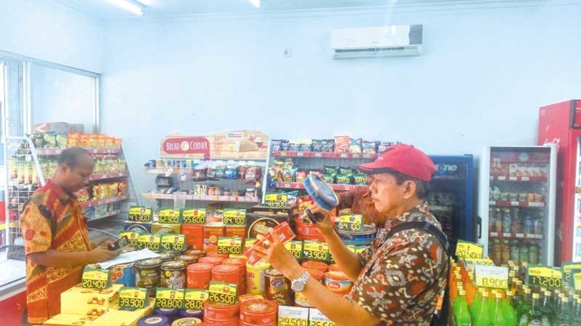 Razia Dinperindagkop Purbalingga, Puluhan Makanan Kedaluarsa Tetap Dijual