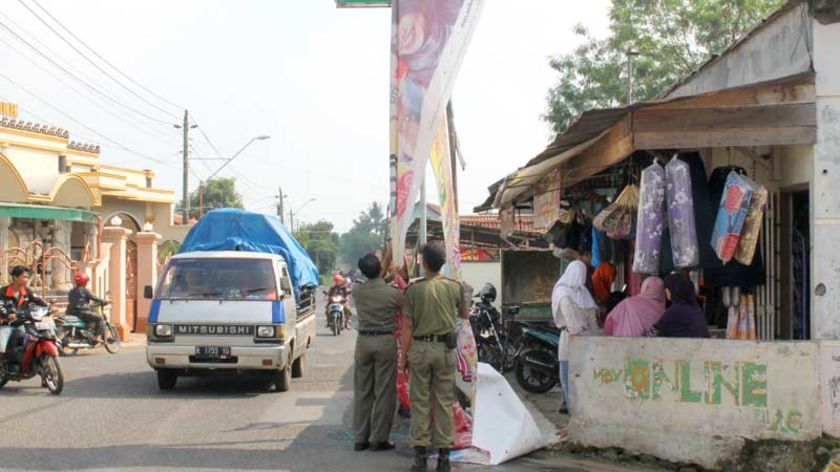 Reklame Tak Berizin Kian Menjamur di Wilayah Purwokerto