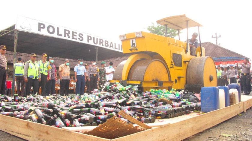 Ribuan Botol Miras Kembali Dimusnahkan Polres Purbalingga