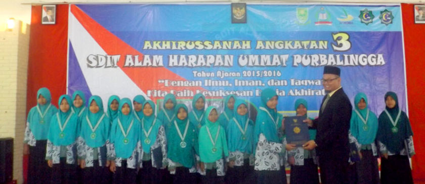 SDIT Harum Purbalingga Lepas 62 Siswa Angkatan 3