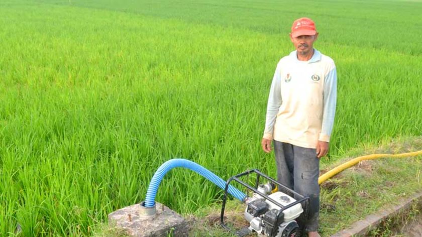 Saluran Dikeringkan, Petani Binangun Tambah Modal