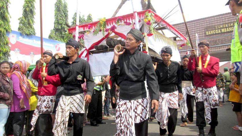 Sedekah Laut Cilacap Bentuk Rasa Syukur