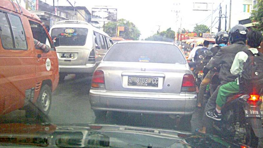 Simpang Empat Asrikin Purbalingga Macet di Pagi Hari