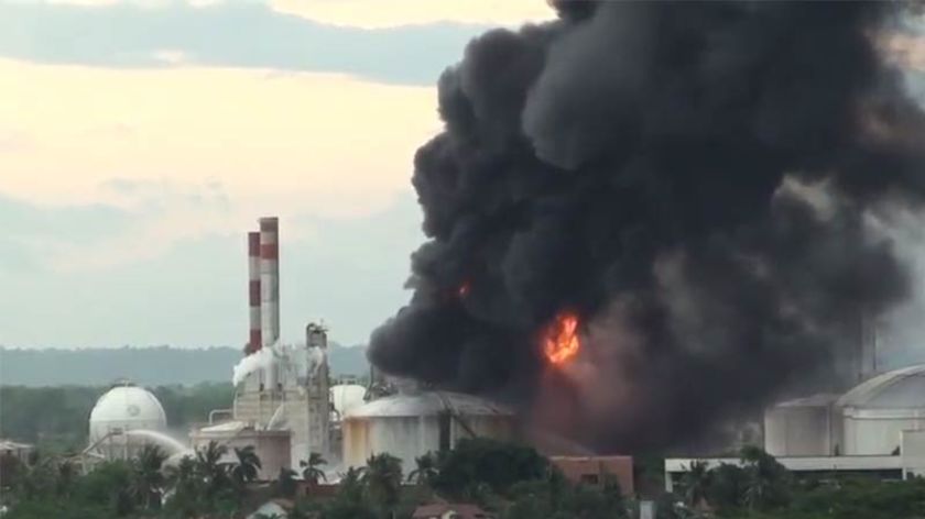 Kilang Minyak Pertamina Cilacap Terbakar