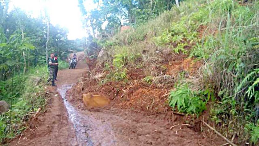 Tebing Longsor di Majenang, Satu Dusun Terisolasi