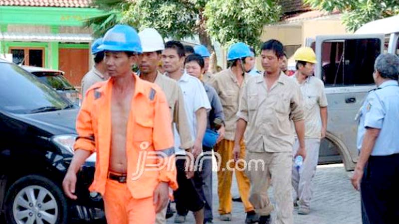 Tenaga Kerja Asing Ancam Kesempatan Pekerja Lokal