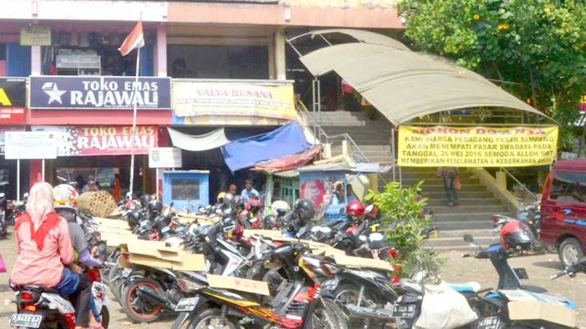 Wajah Pasar Sampang Kusam