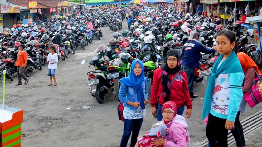 Wisatawan Baturraden Keluhkan Lahan Parkir