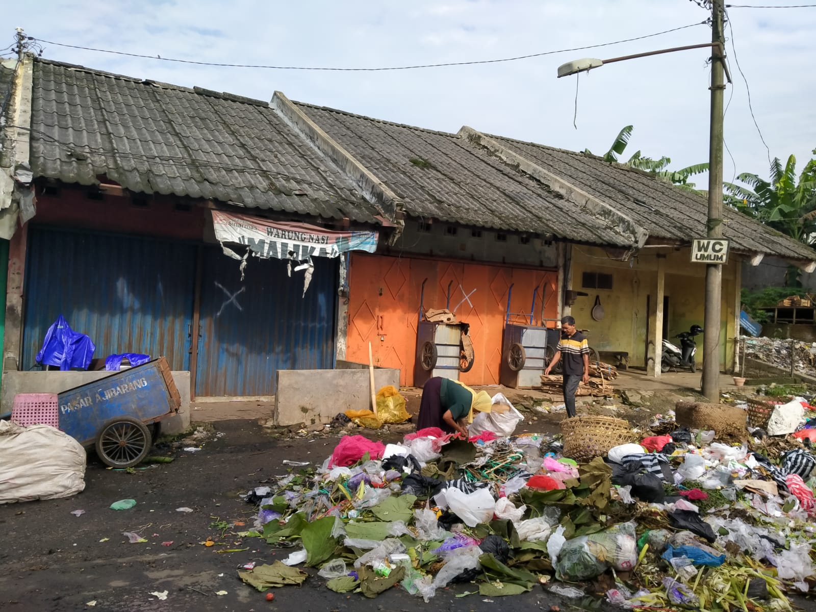 Pembongkaran Empat Kios B Pasar Ajibarang Ditunda