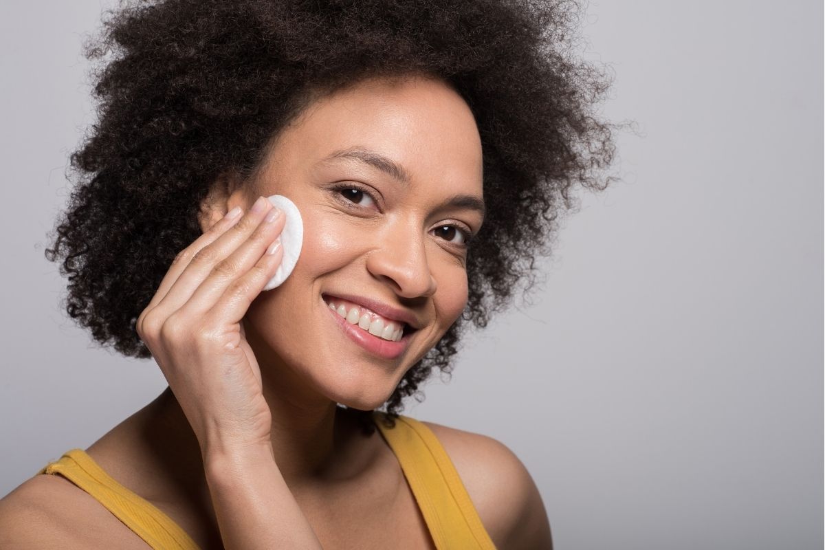 Rekomendasi Micellar Water Bebas Alkohol yang Tentu Aman dan Terbaik