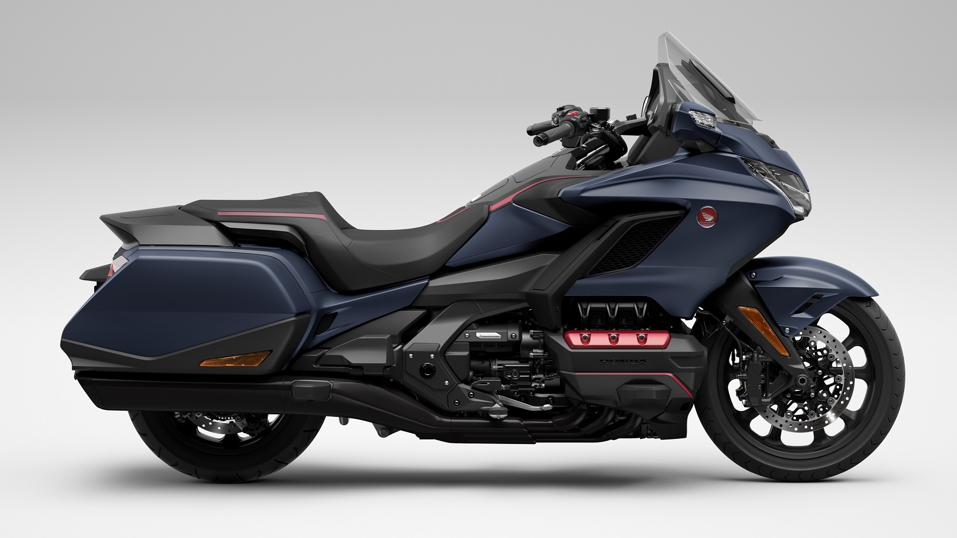 Motor Sultan! Intip Teknologi Premium di Honda Gold Wing yang Bikin Touring Makin Gaya