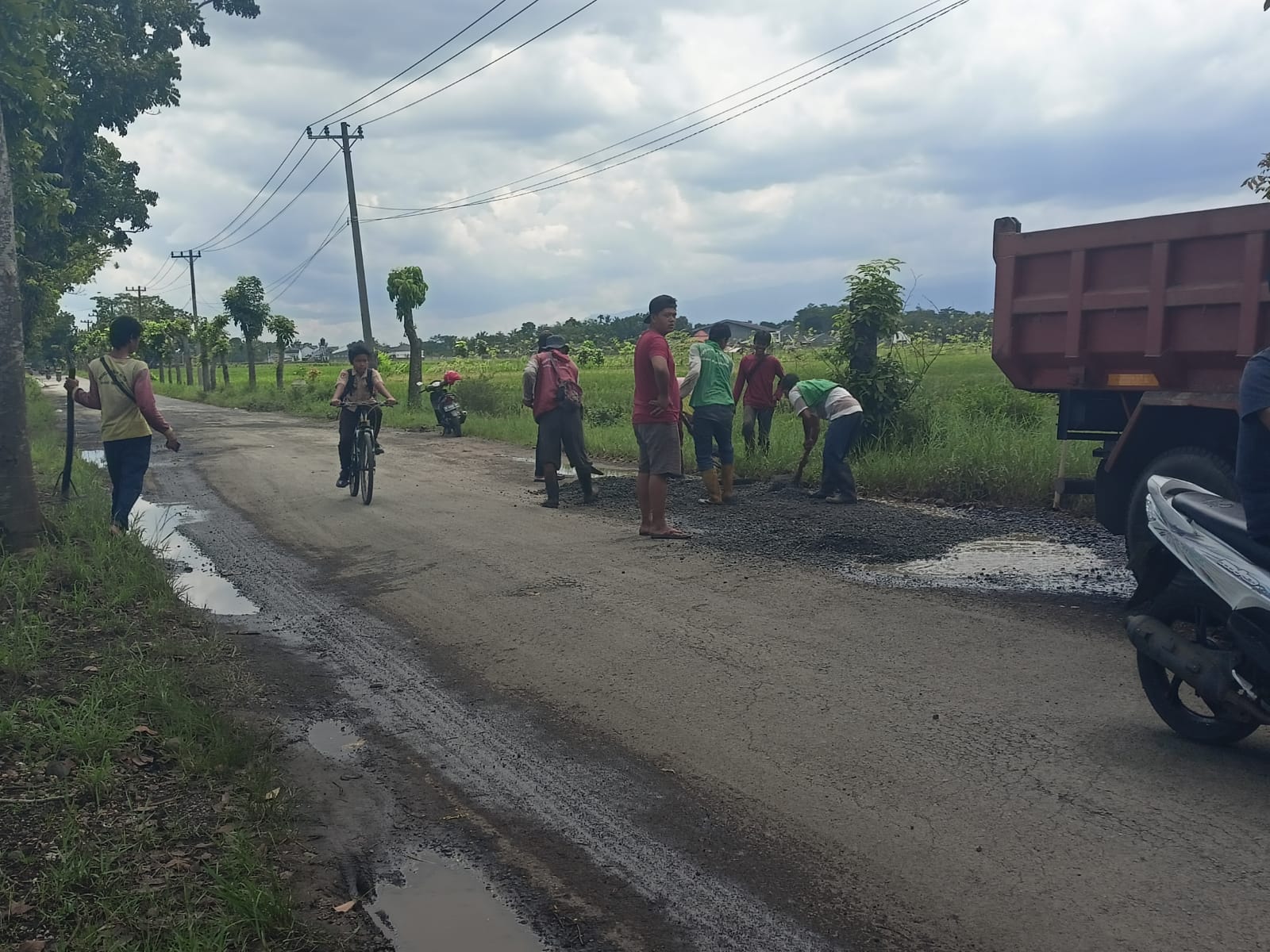 Ruas Jalan Grecol-Kalimanah Wetan Akhirnya Ditambal, Ini Kondisi Terbaru