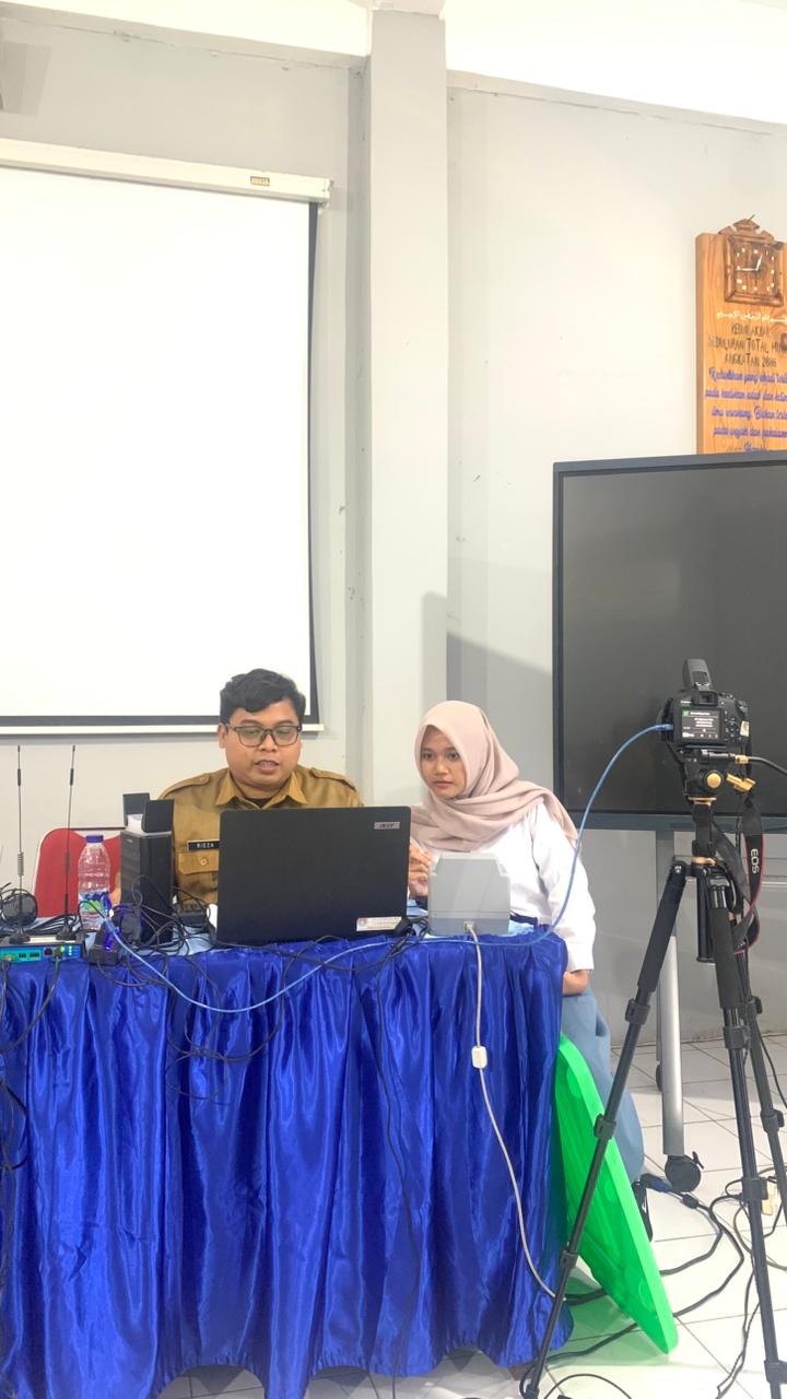 Disdukcapil Cilacap Jemput Bola, 30 Siswa Cilacap Rekam KTP di Sekolah