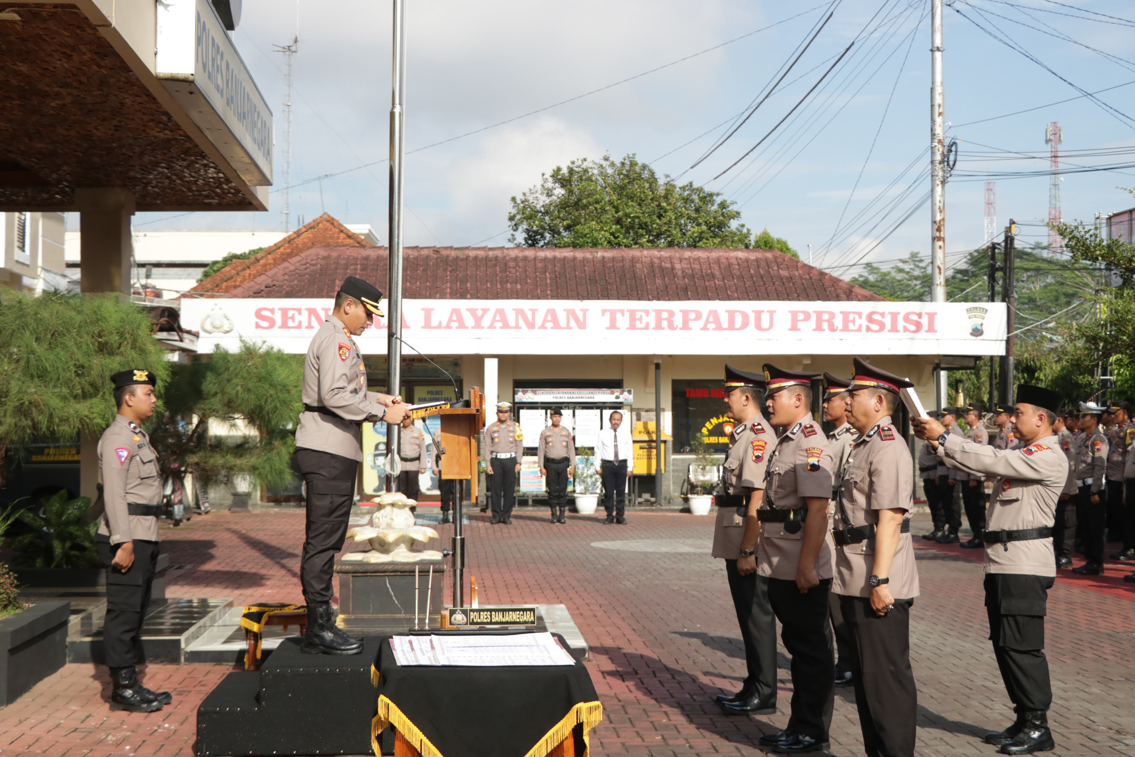 Sertijab Rotasi Tiga Jabatan Kapolsek di Banjarnegara  