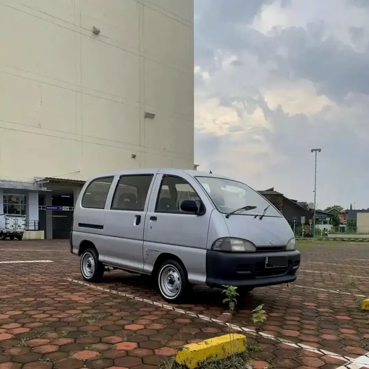 Modifikasi Mobil Daihatsu Zebra Espass Agar Tampil Keren dan Tetap Awet Meski Berumur