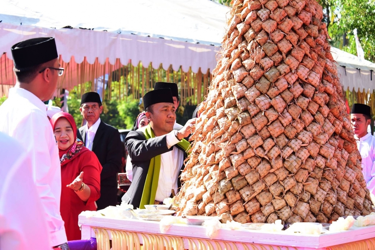 Lebih Dari Sekedar Hari Raya, Inilah 5 Tradisi Lebaran Unik di Berbagai Daerah di Indonesia