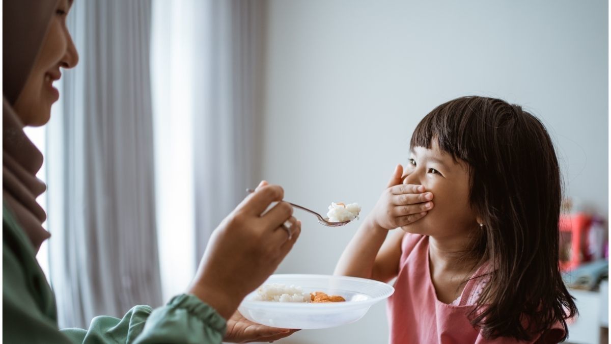 Apa Saja Cara dan Trik Mengatasi Anak yang Susah Makan? Simak Penjelasan Berikut