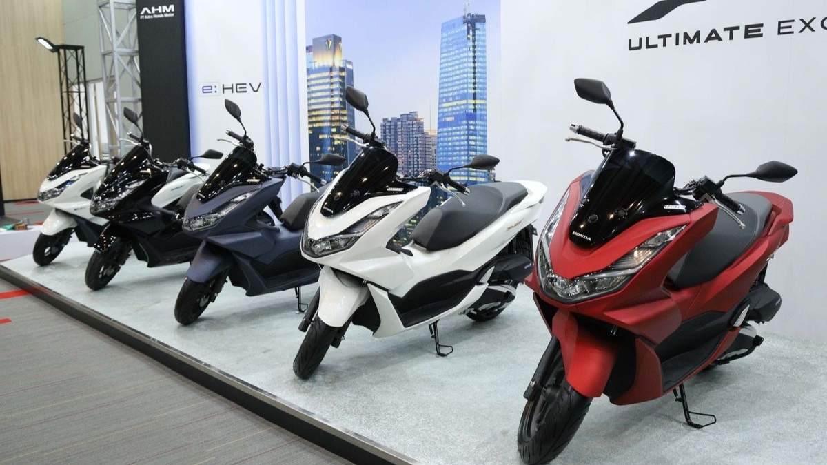 Honda PCX 160 RoadSync Terbaru, Kini Punya Fitur Canggih Bikin Riding Makin Gampang!