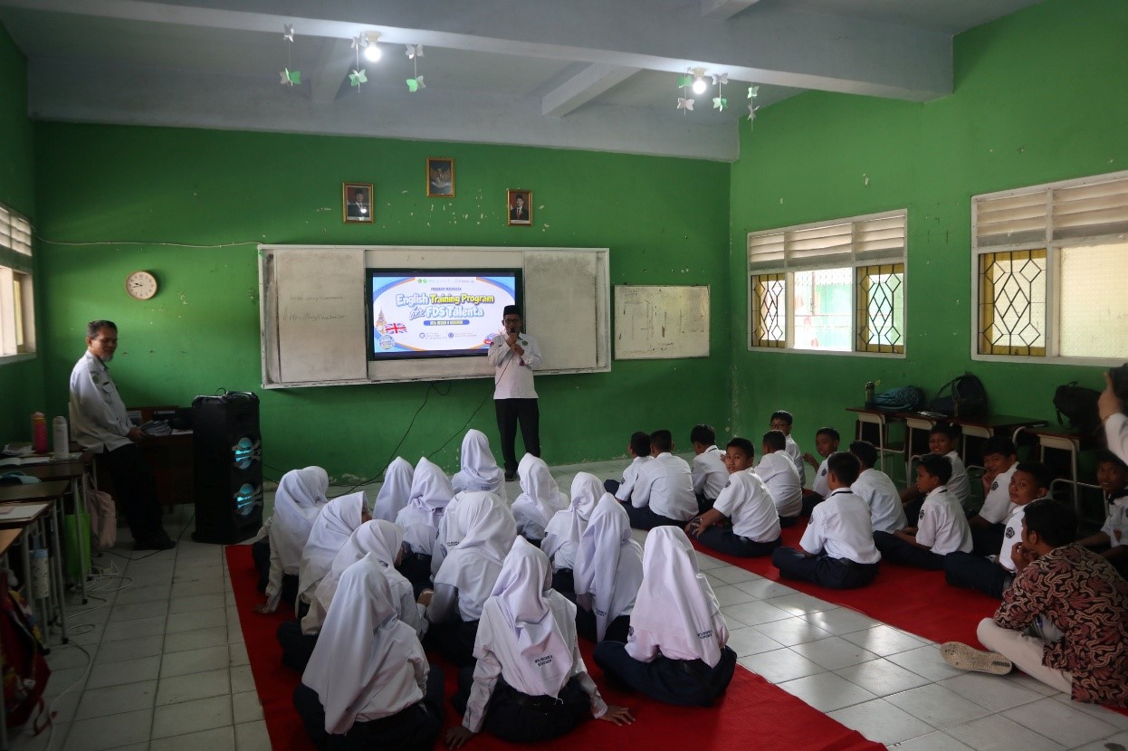 Siswa MTsN 8 Kebumen Dapat Pembekalan Bahasa Inggris