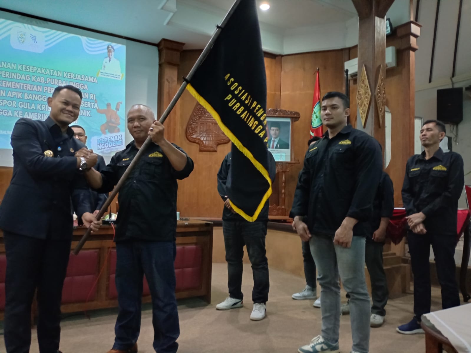 Resmi Dikukuhkan Bupati, Apik Bangga Perwira Dorong Peningkatan Perekonomian dari Sektor Produksi Knalpot