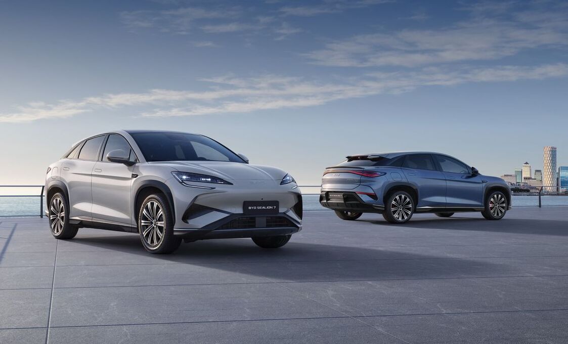 Perbandingan BYD Sealion 7 Atau BYD Atto 3, Simak Nih Spesifikasi, Harga dan Fitur Canggihnya 
