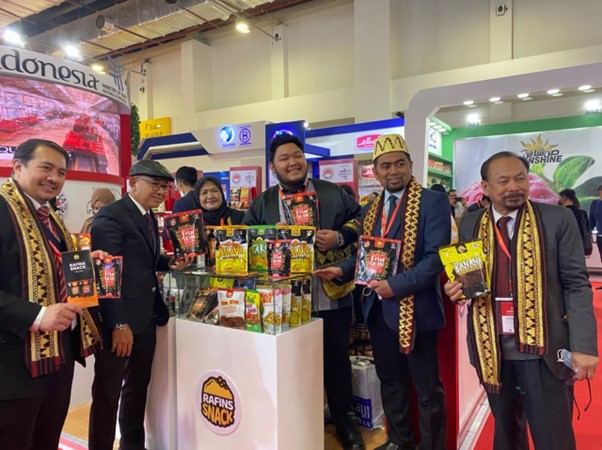 Produsen Keripik Kulit Ikan Rafins Snack Mendunia, Berkat KUR BRI dan Rajin Ikut Pameran