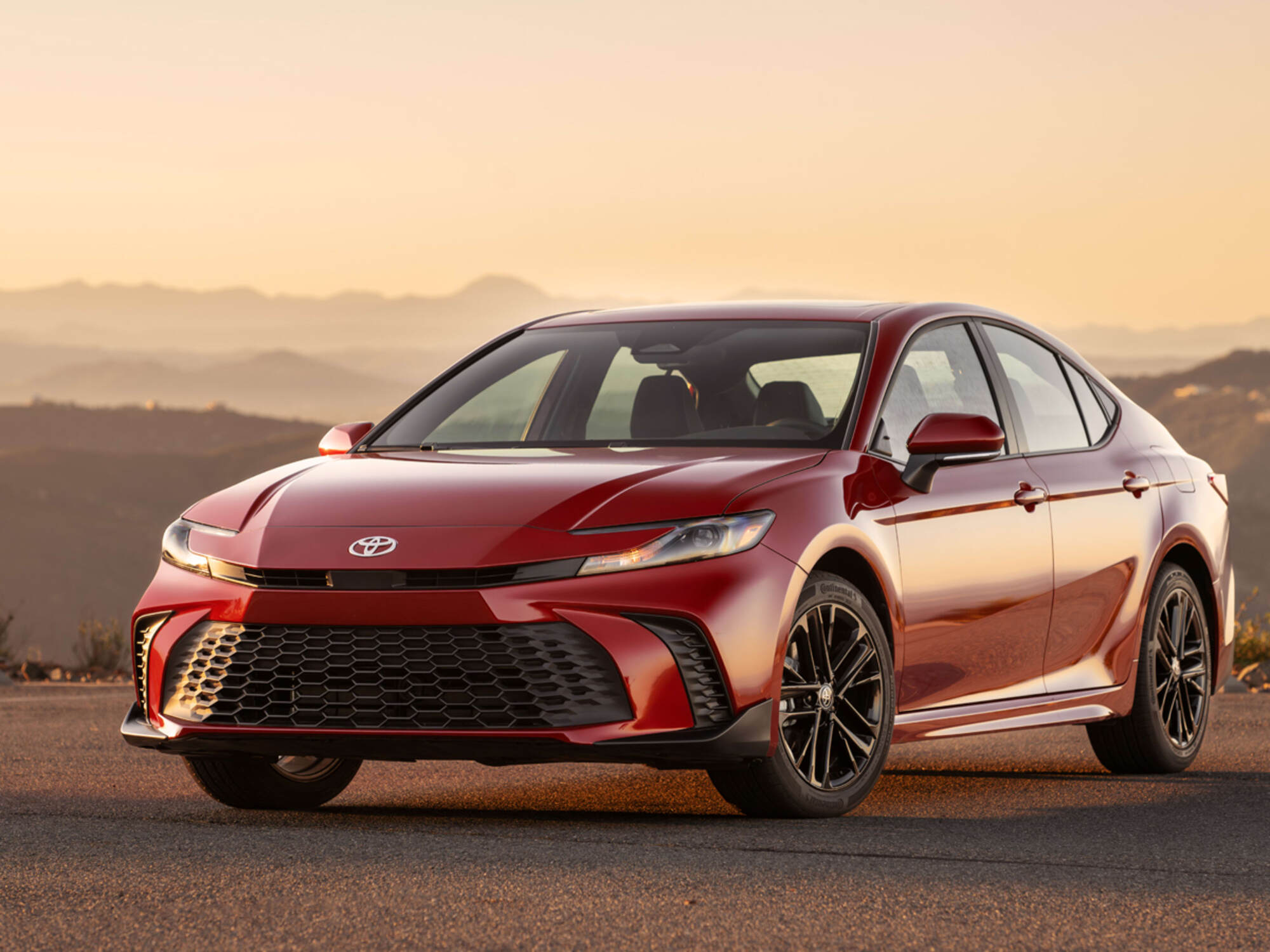 Toyota Camry 2025 Resmi Hadir! Ini Alasan Kenapa Kamu Harus Memilikinya