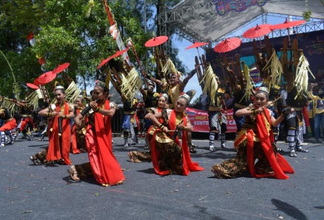 Kenthongan Banyumas Juara Bawakan Tembang Ronda Bertema Siskamling  di Event Menoreh Tourism Festival 2022