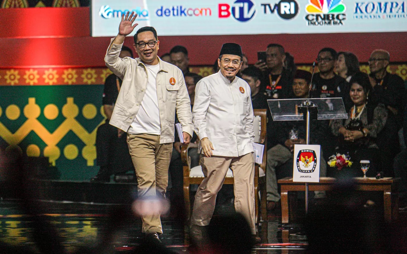 Survei Disway: Ridwan Kamil Ungguli Pramono dengan Elektabilitas 44%