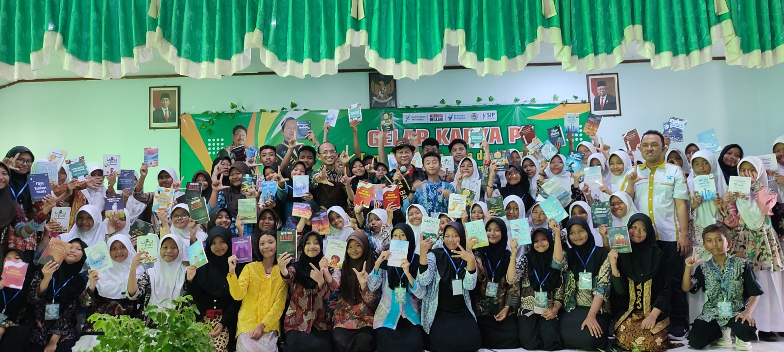 89 Judul Buku Karya Siswa SMP N 1 Banyumas terbitan SIP Publishing, Diluncurkan Duta Baca Indonesia 