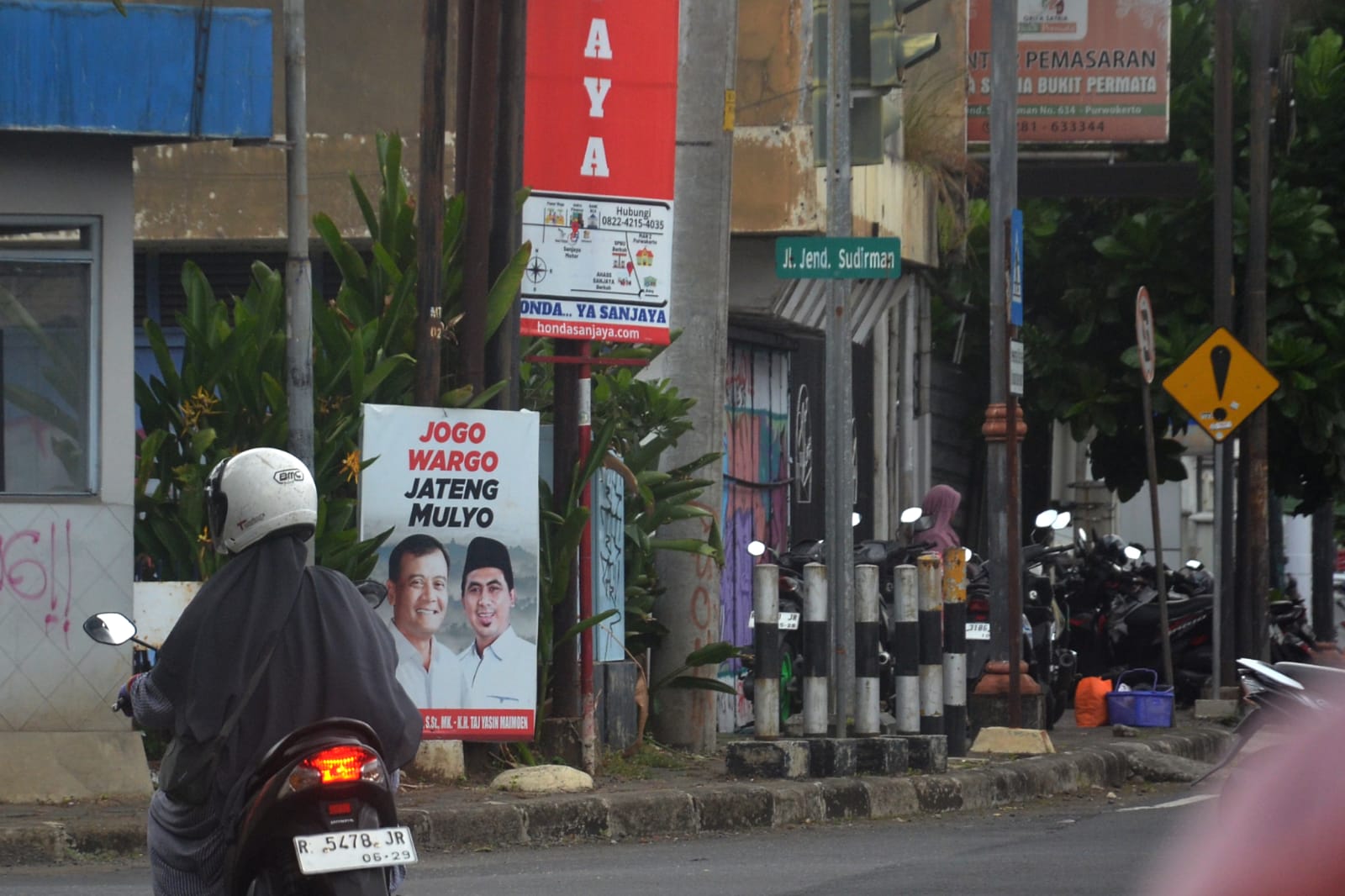 Satpol PP Banyumas Terus Tertibkan Alat Peraga Sosialisasi Bakal Calon Pilkada 2024