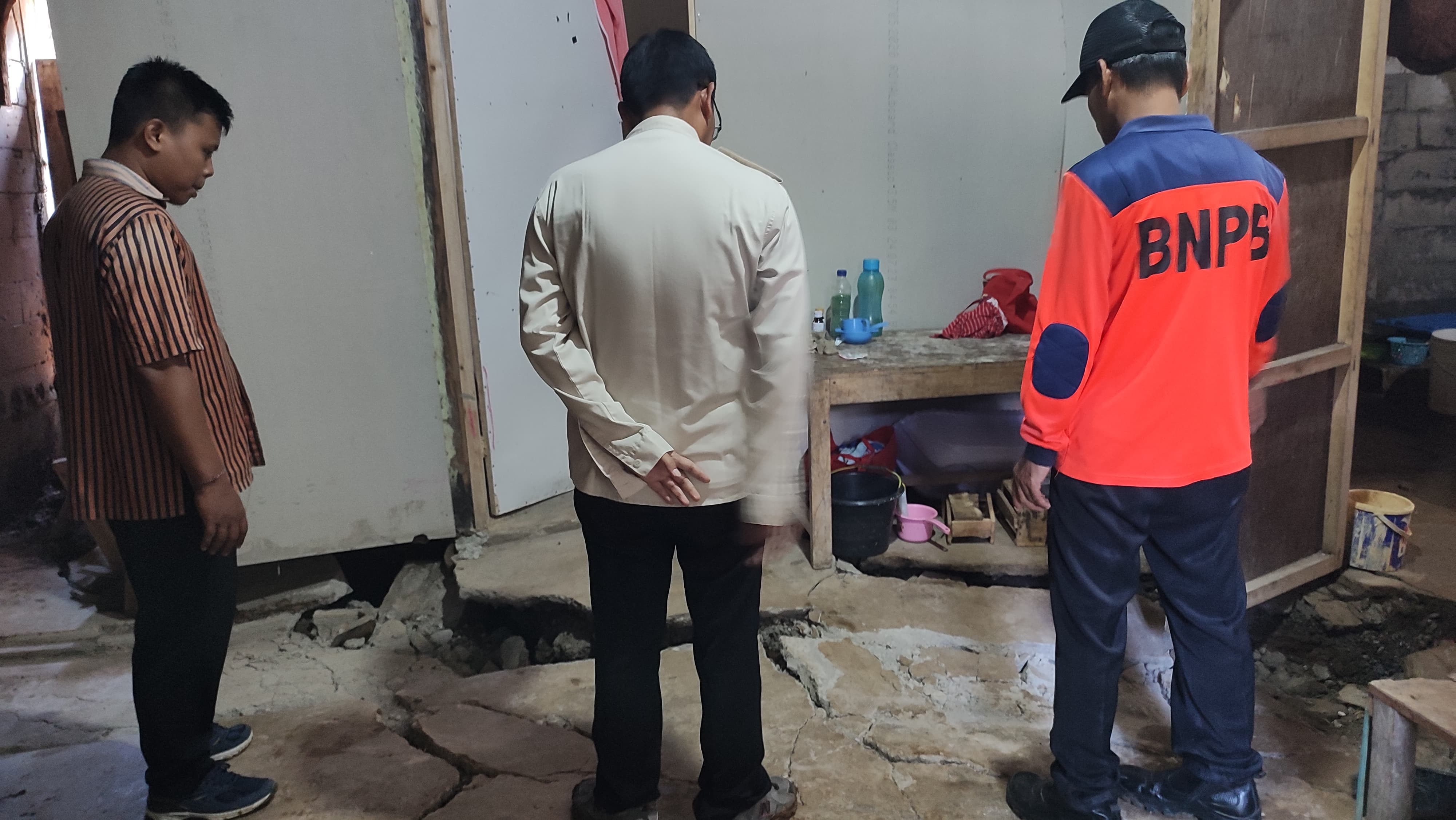 Sudah Tidak Layak Ditinggali, Pemkab Wacanakan Relokasi Warga Terdampak Tanah Bergerak di Maribaya