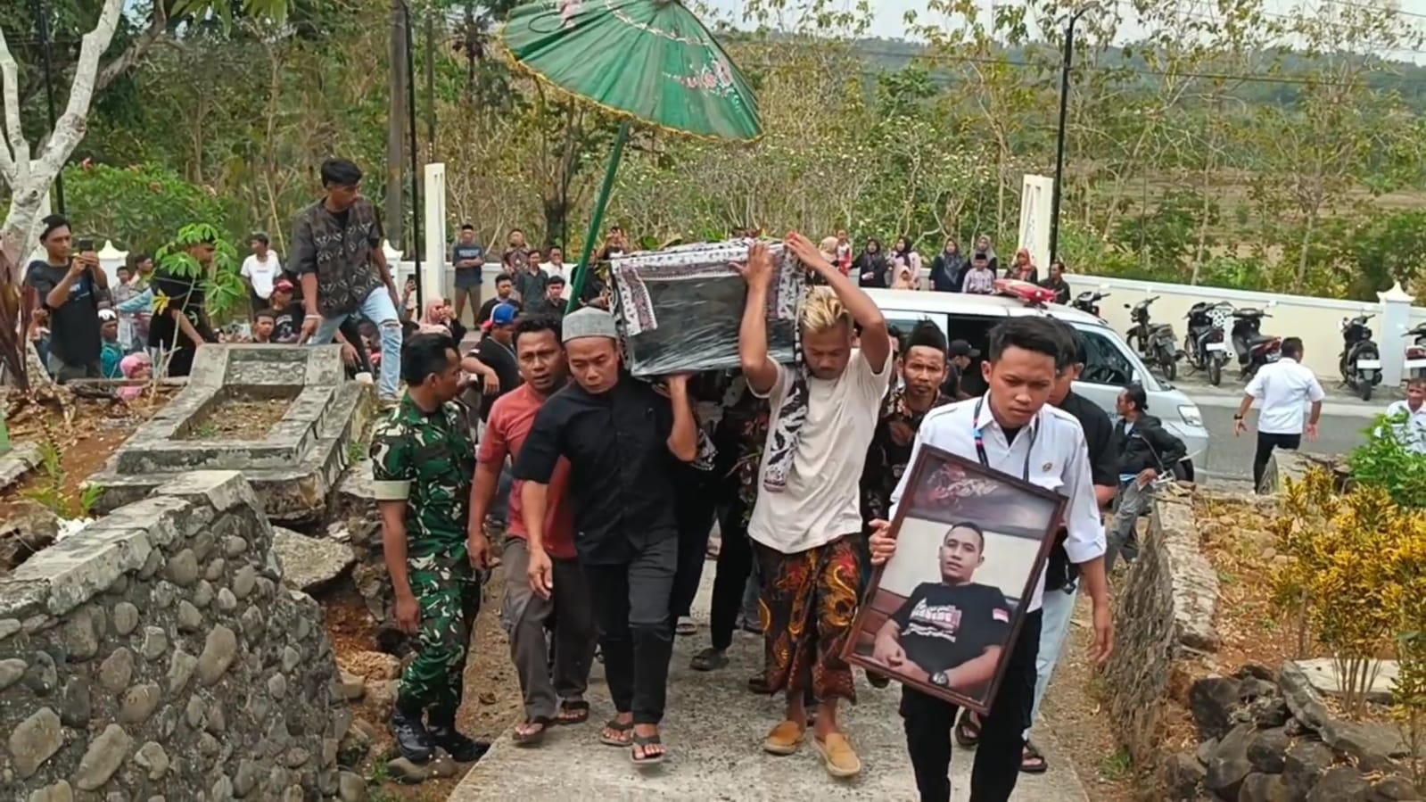 Jasad Anto Tiba di Sawangan Setelah 24 Hari, Korban Virgo Transport 8 Dimakamkan Keluarga