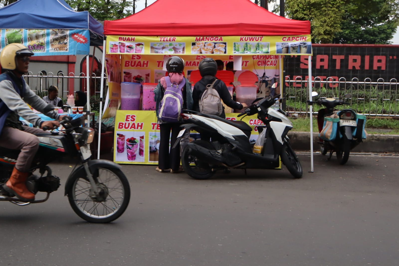 Dua Pekan Puasa, Takjil Laris Manis di Purwokerto