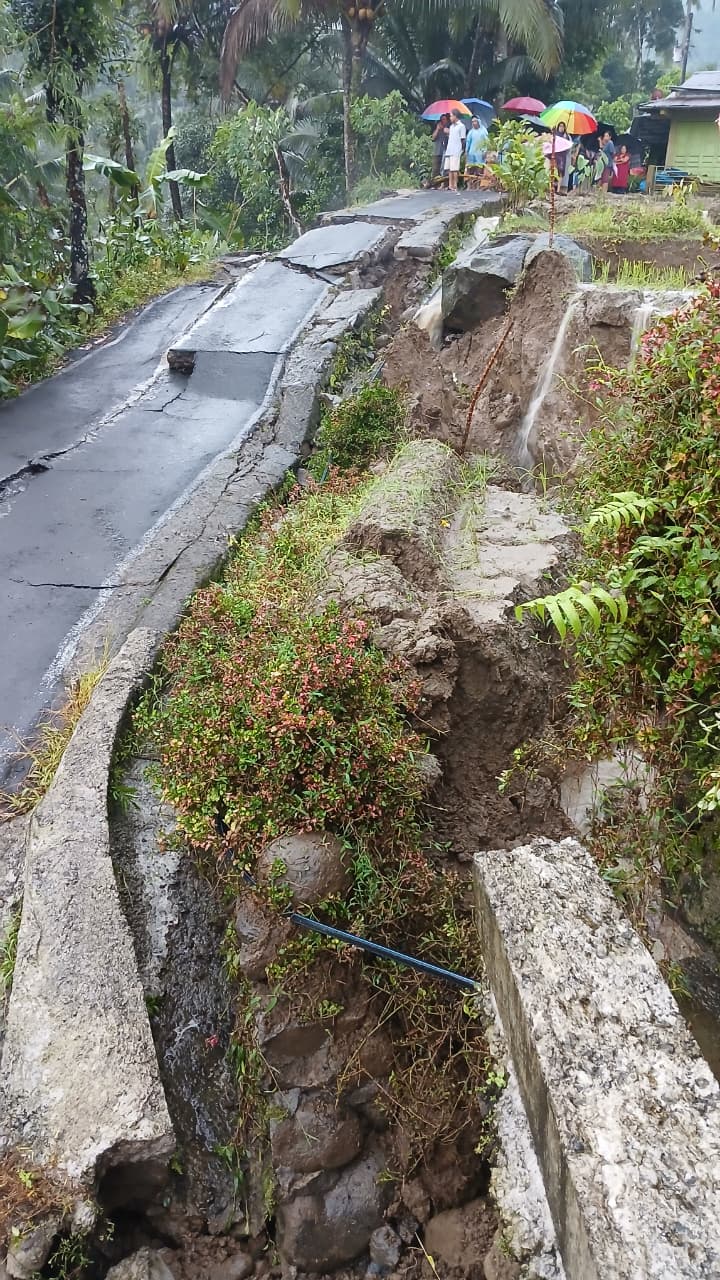 Tanah Longsor di Desa Panusupan, Dua Dusun Terisolir 