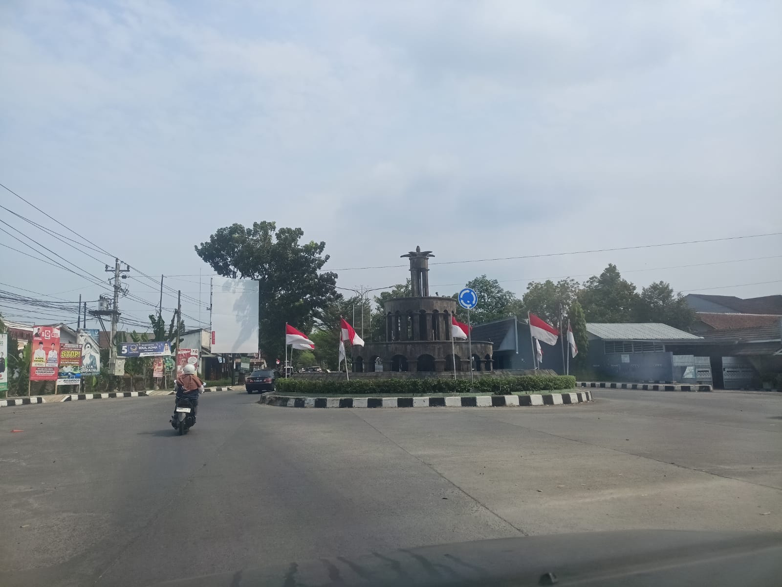 Bundaran Segamas Purbalingga Bikin Bingung Pengendara Luar Kota