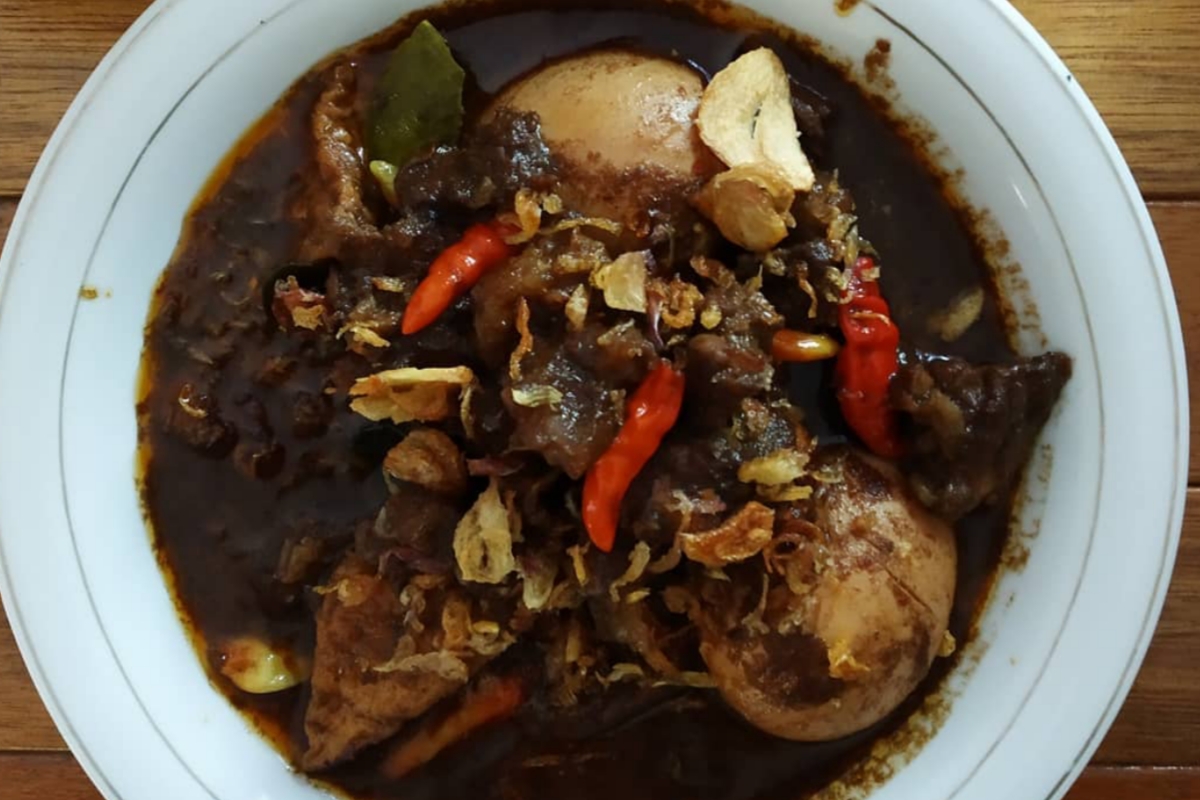 Lezatnya Brongkos Khas Jogja, Alternatif Kuliner yang Menyegarkan Selain Gudeg