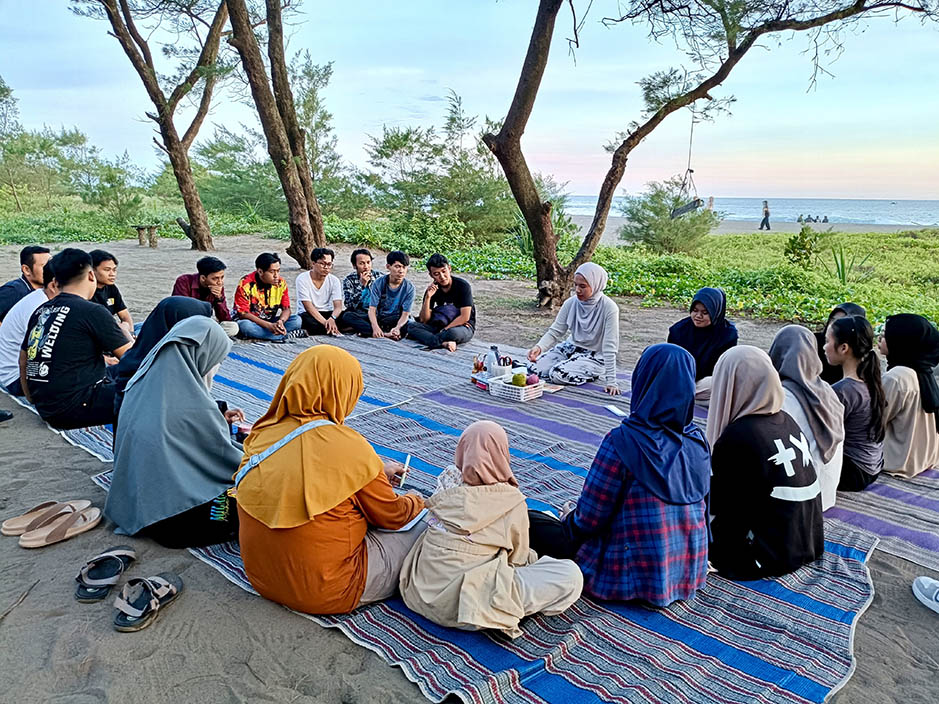 Book Camp Save Earth Ajak Anak Muda Peduli Lingkungan 