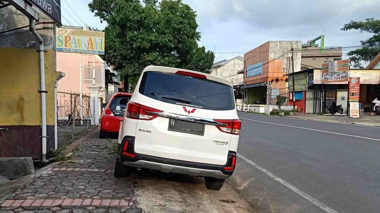 Parkir di Tanjakan Lama-Lama Bikin Mobil Rusak? Ini Efeknya ke Mobilmu!