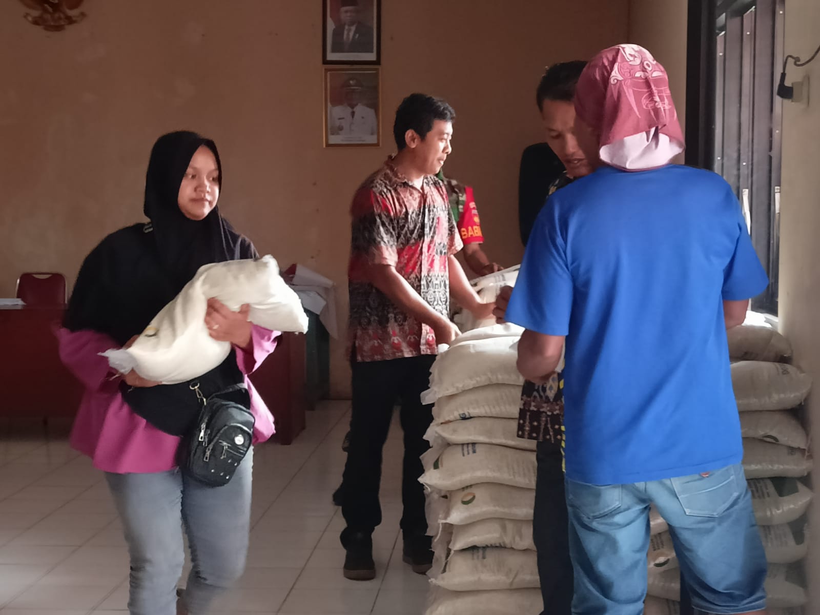 Serentak, Bantuan Pangan Beras Dibagikan , Ini Realisasinya