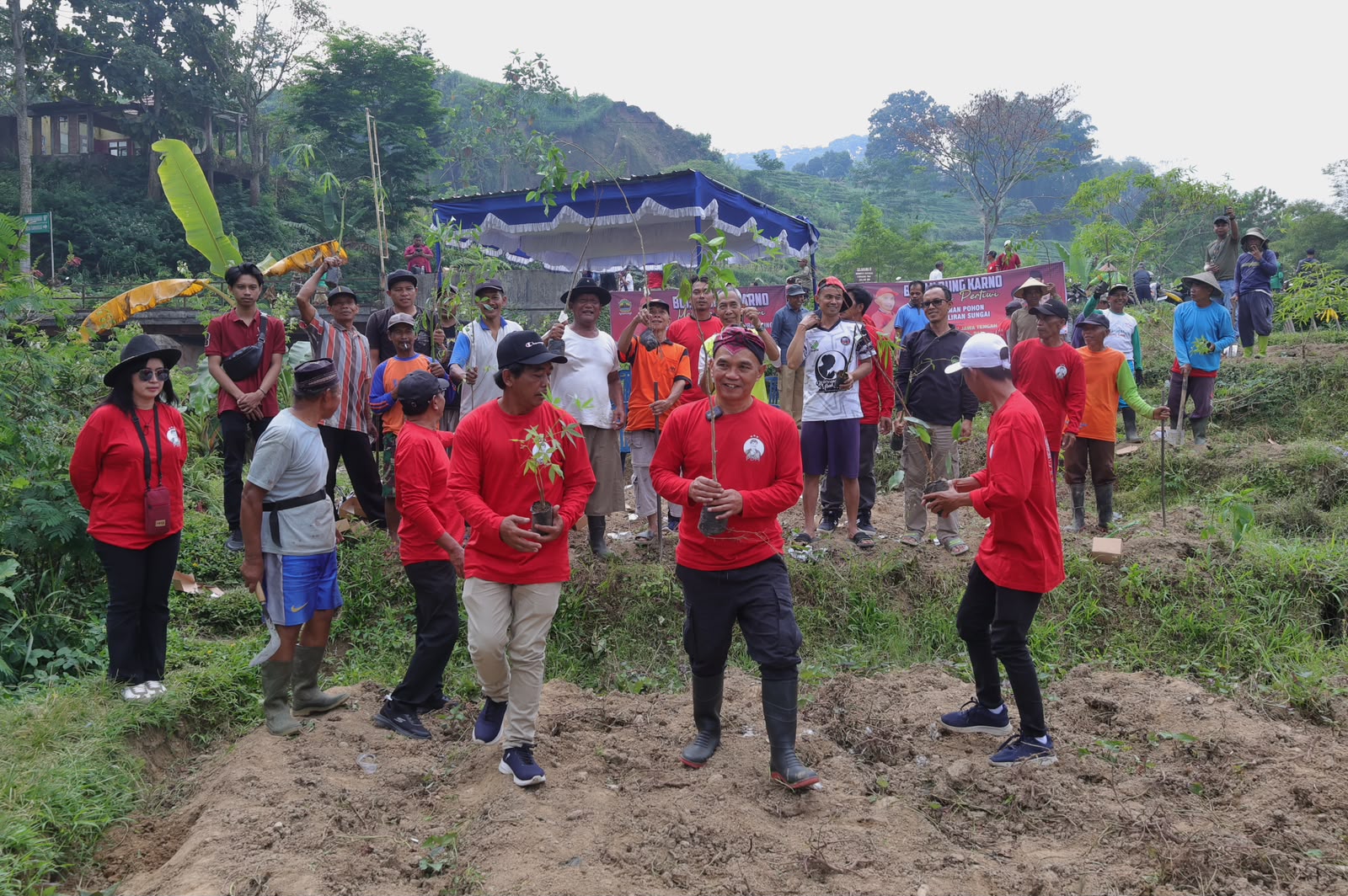 Ketua DPRD Jateng Sumanto Gerakkan Penanaman Pohon di Girilayu, Antisipasi Krisis Air saat Kemarau