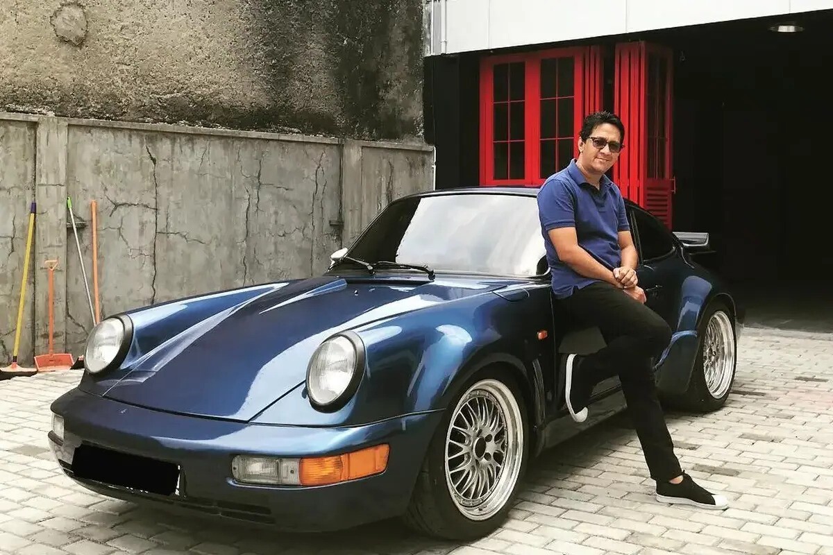 6 Artis Tanah Air yang Hobi Koleksi Mobil Klasik Mewah, Siapa Saja?